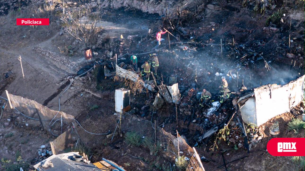 EMX-Incendio-consume-vivienda-en-las-faldas-del-Cerro-Colorado;-bomberos-enfrentan-complicado-acceso