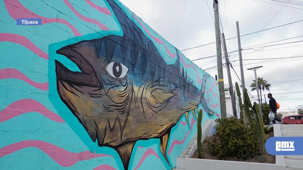 EMX-Transforman-el-Andador-12-de-Playas-de-Tijuana-con-arte-y-materiales-reciclados