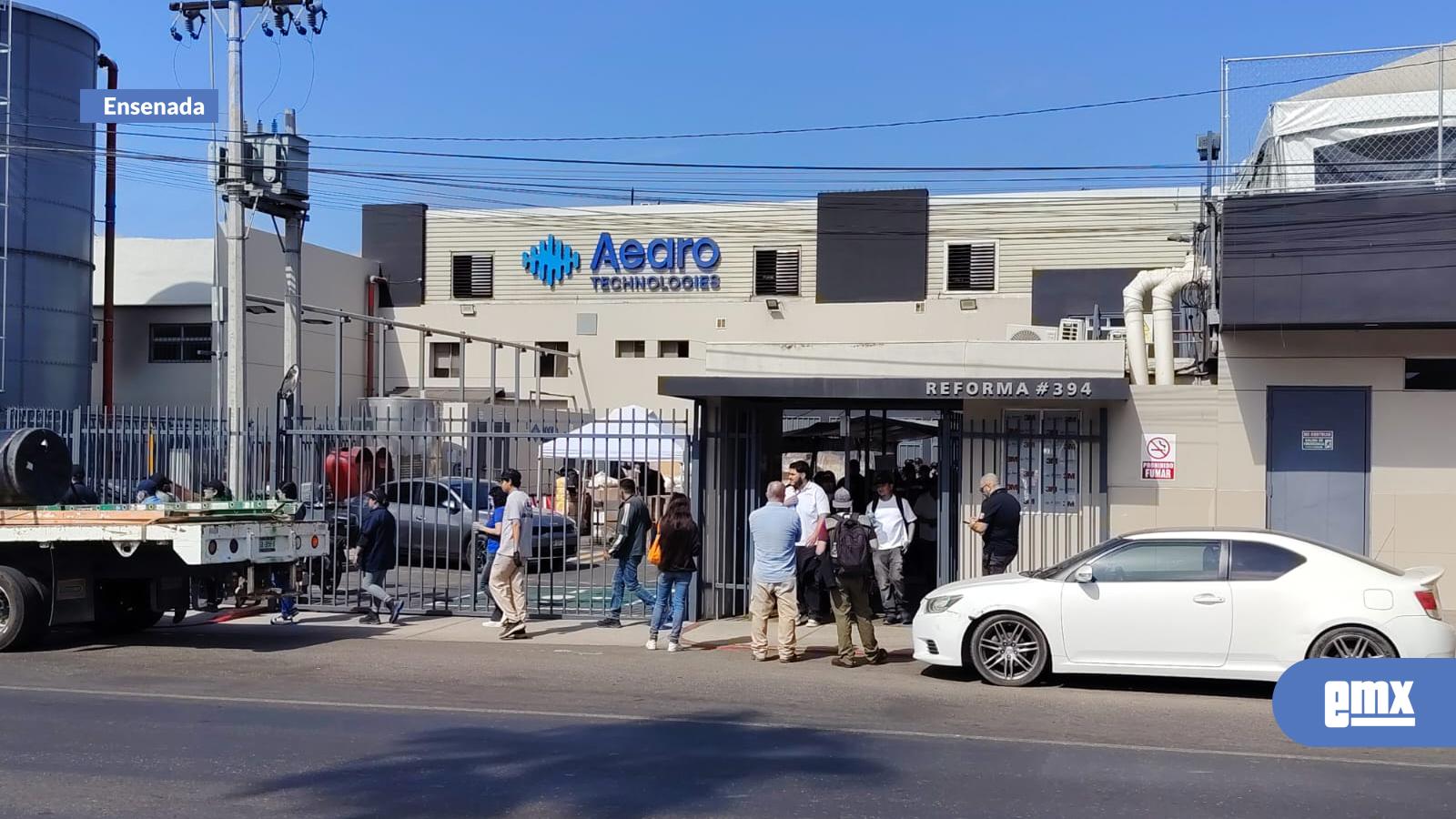EMX-Evacúan-plaza-Transpeninsular-por-fuerte-olor-a-gases-tóxicos-en-Ensenada
