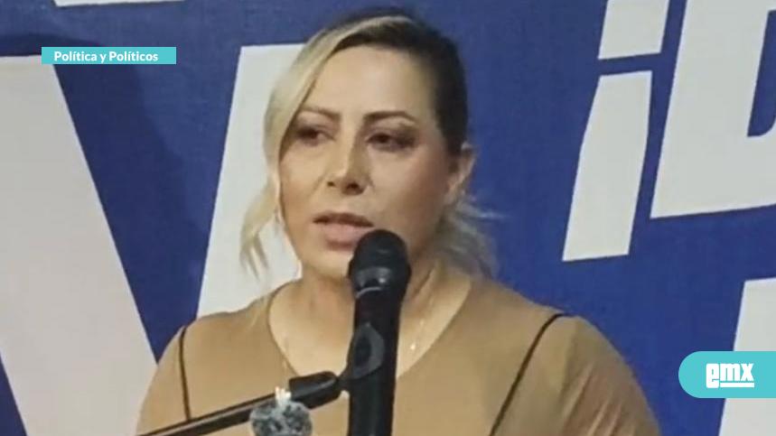 EMX-Lizbeth-Mata-pláticas-con-el-joven-comunicador-Gustavo-Macalpin