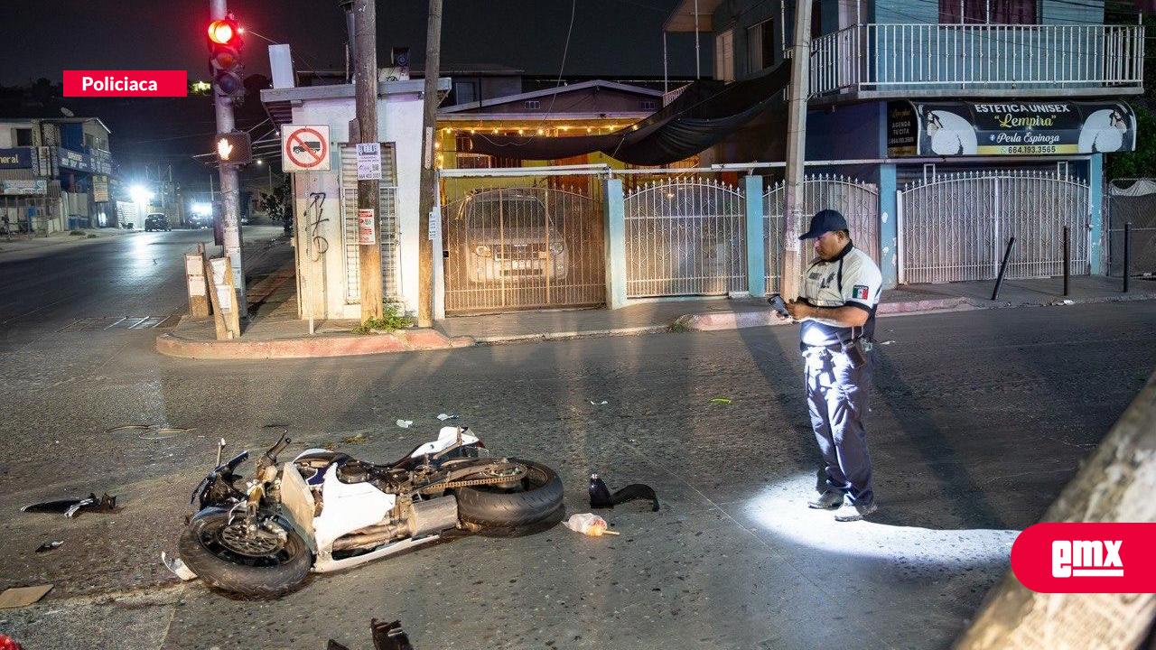 EMX-Conductor-con-aliento-alcohólico-provoca-choque;-dos-motociclistas-resultan-gravemente-lesionados-en-Campestre-Murúa