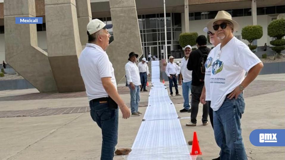 EMX-Colocan-firmas-en-apoyo-a-rechazo-de-reforma-constitucional