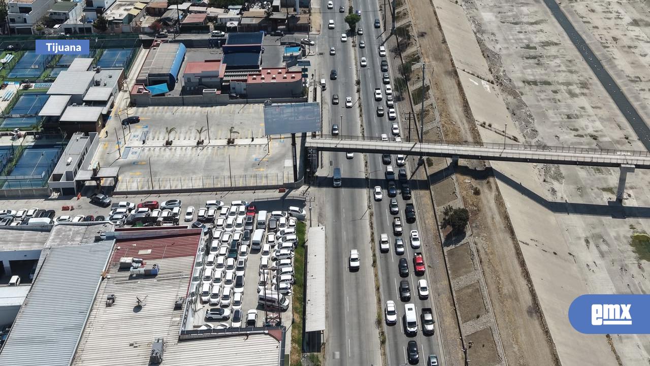 EMX-Cruce-vehicular-en-la-garita-de-San-Ysidro