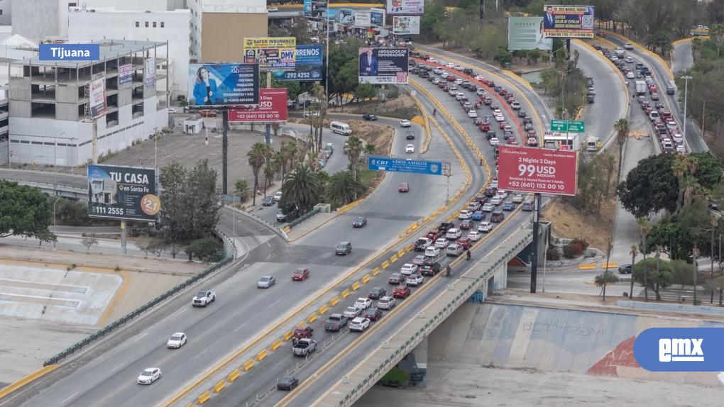EMX-Cruce-vehicular-en-la-garita-de-San-Ysidro