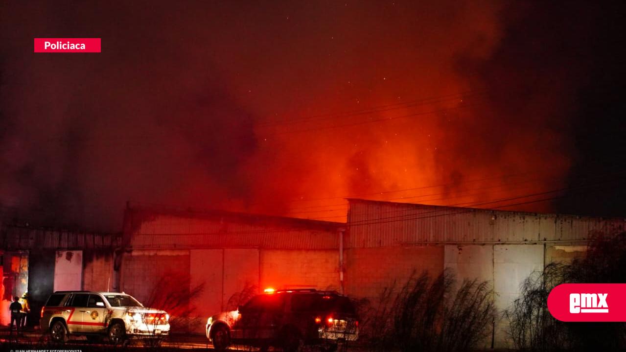 EMX-Bomberos-combaten-por-12-horas-incendio-en-almacenes-de-Mexicali