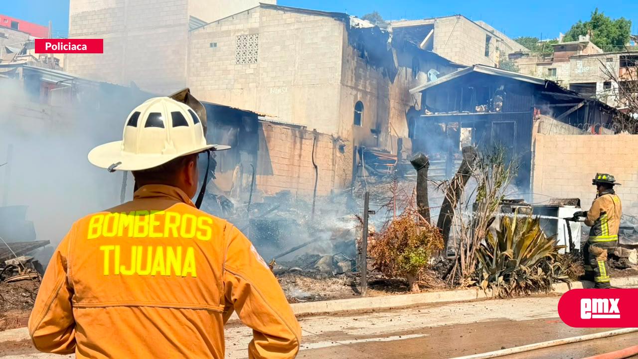 EMX-Incendio-consume-vivienda-y-afecta-tres-más-en-Terrazas-del-Valle