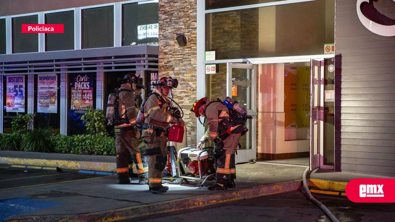 EMX-Incendio-en-cocina-de-Carl’s-Jr.-en-Plaza-Cedros