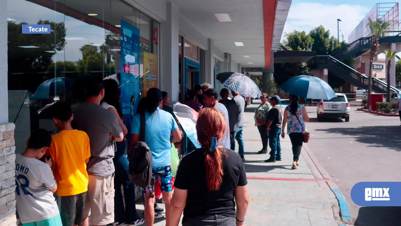 EMX-Fallas en registro telefónico generan largas filas y molestia en Tecate