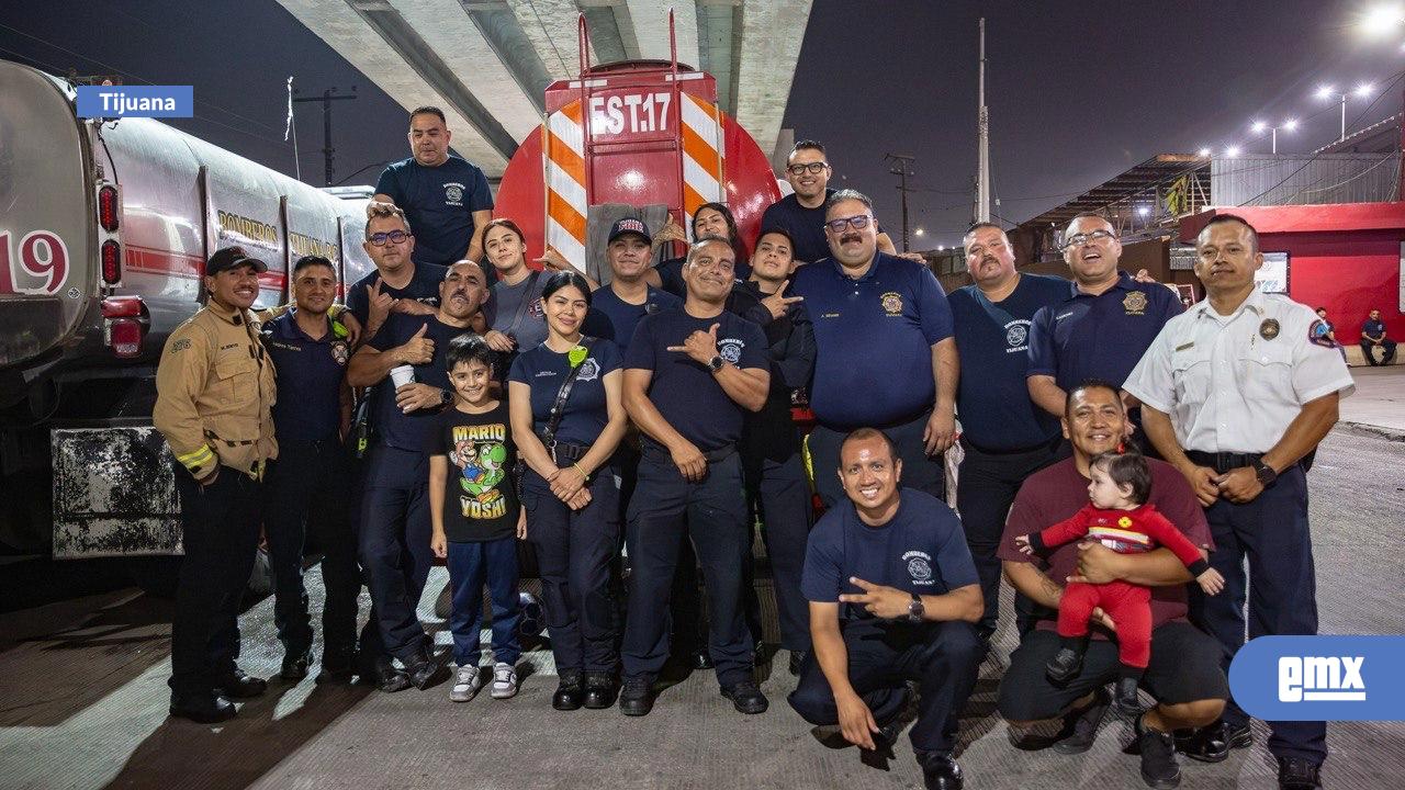 EMX-Con mariachi, música y fuegos artificiales, Bomberos de Tijuana celebran 104 años