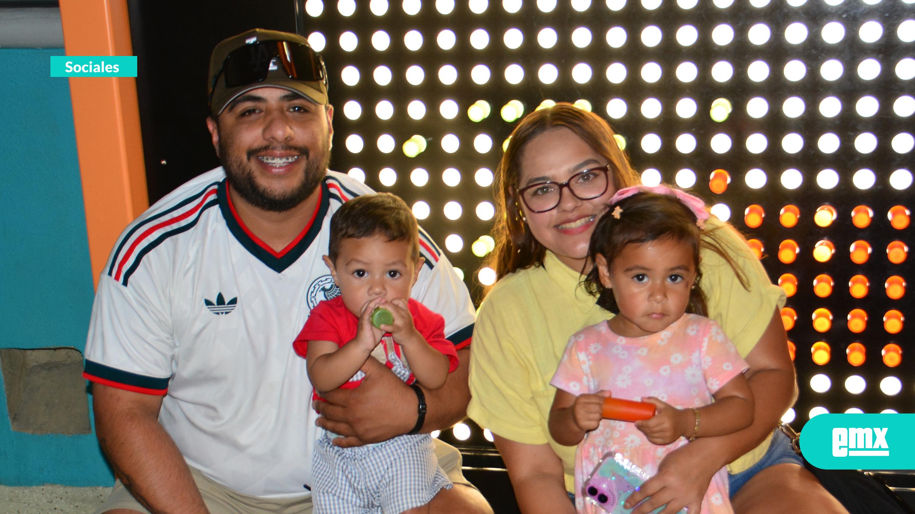 EMX-Familias-tijuanenses-visitaron-el-Museo-del-Trompo