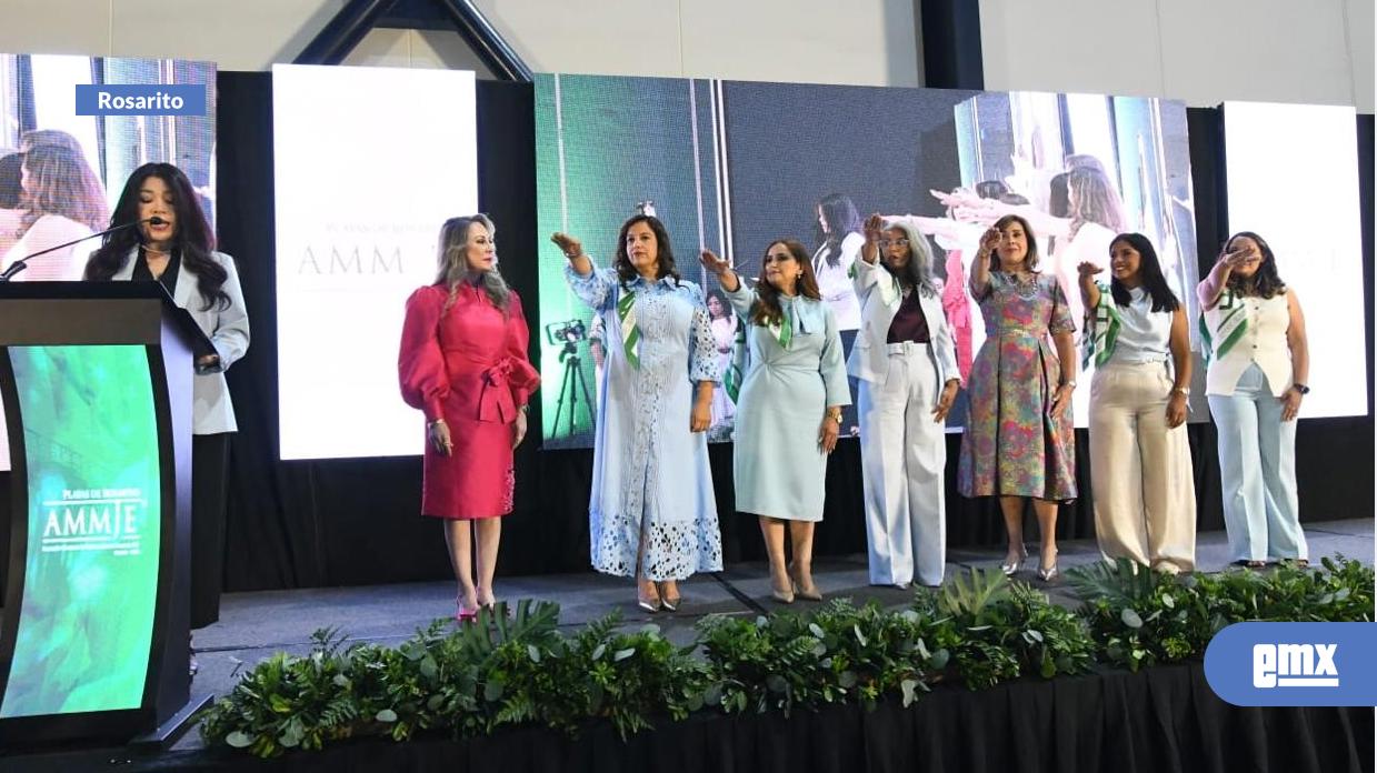 EMX-Rinde-protesta-María-Escobar-para-un-nuevo-periodo-al-frente-de-AMMJE-Playas-de-Rosarito