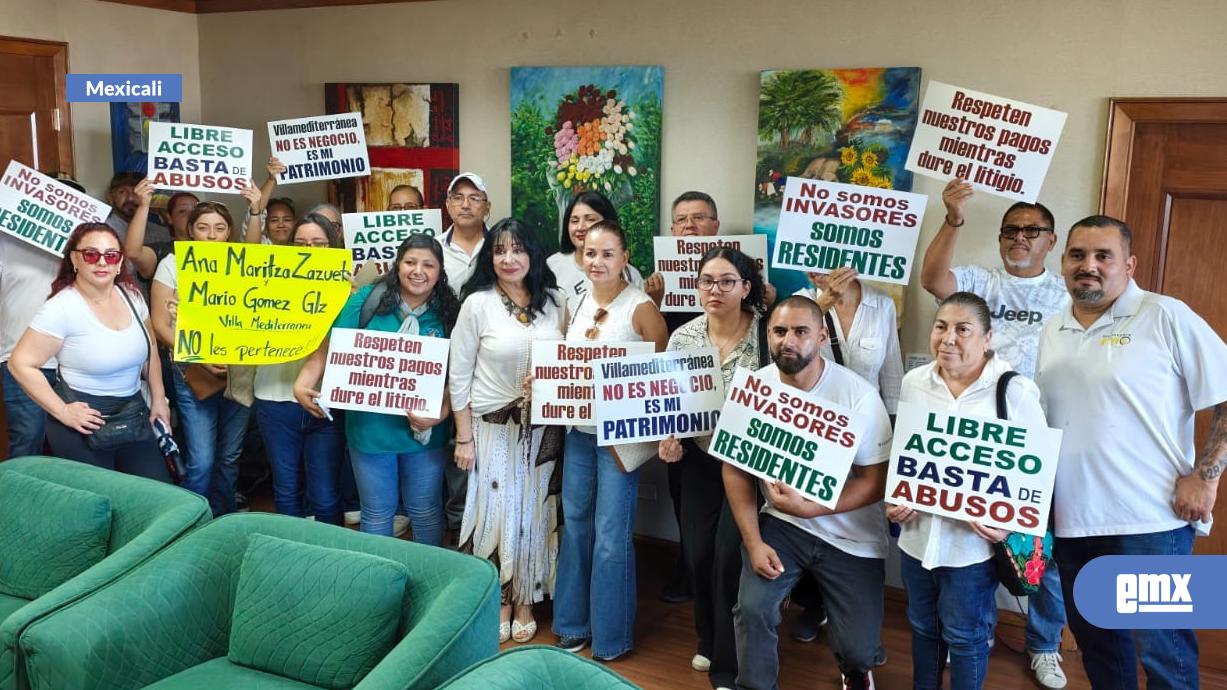 EMX-Residentes-de-residencial-se-manifiestan-en-el-ayuntamiento-de-Mexicali