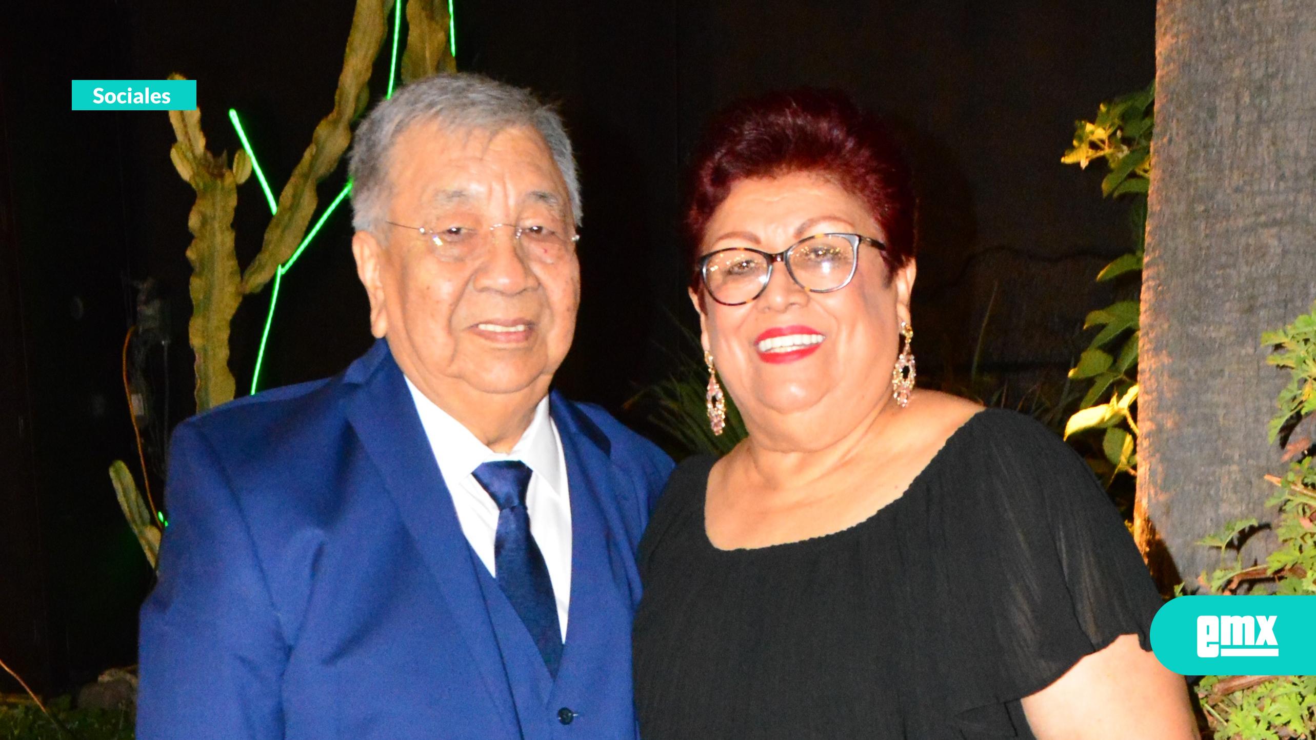 EMX-Familia-Montalvo-Martino-celebra-más-de-40-años