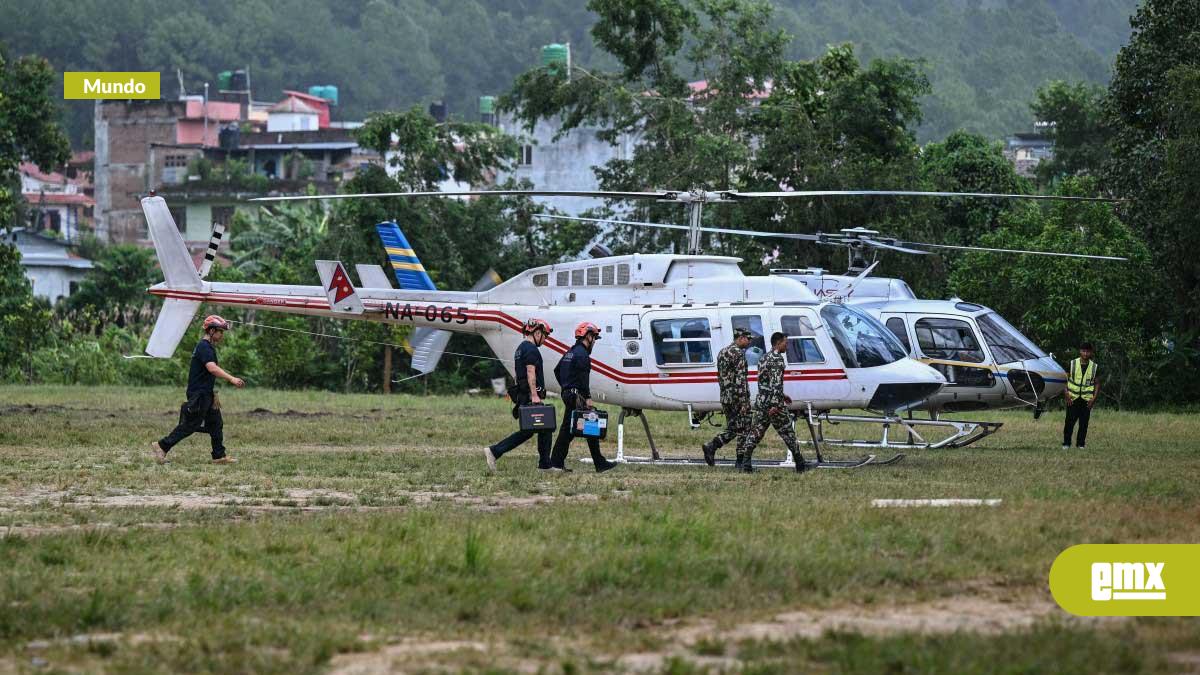 EMX-Rescatan-con-vida-a-dos-obreros-atrapados-en-Nepal