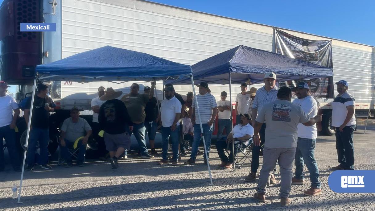 EMX-Piden-cónsules-a-transportistas-suspendan-bloqueo-a-garita