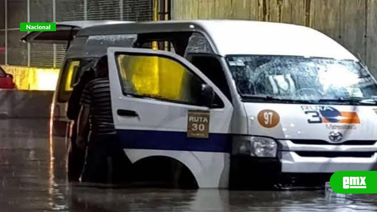 EMX-Seis-mueren-tras-quedar-atrapados-en-combi-durante-inundación