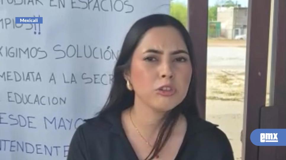 EMX-Padres-de-familia-toman-escuela-por-falta-de-conserje