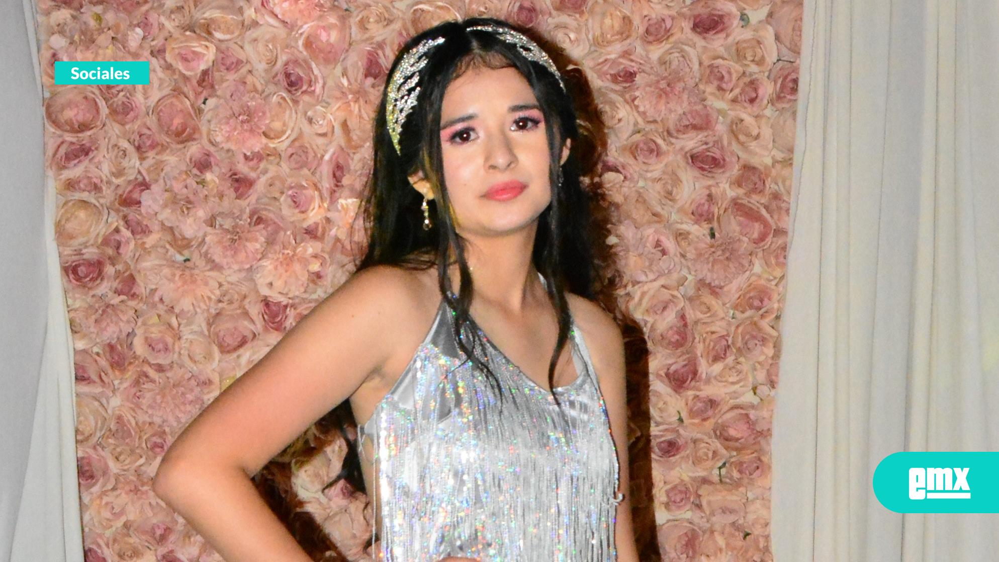 EMX-Isabella-Barraza-celebra-sus-XV-Años-con-estilo-vanguardista