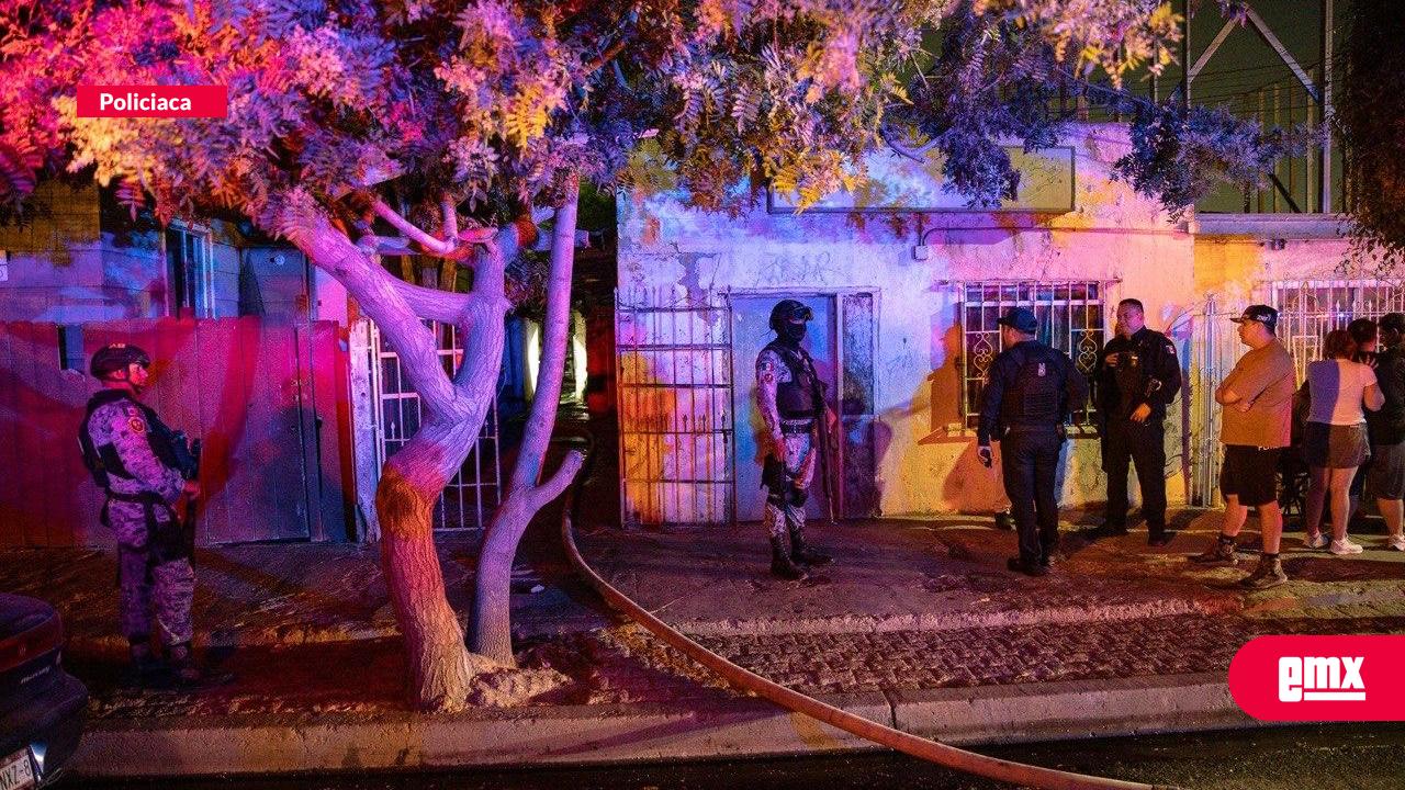EMX-Incendio-consume-cuarto-de-madera-en-cuartería;-hombre-es-detenido-como-presunto-responsable