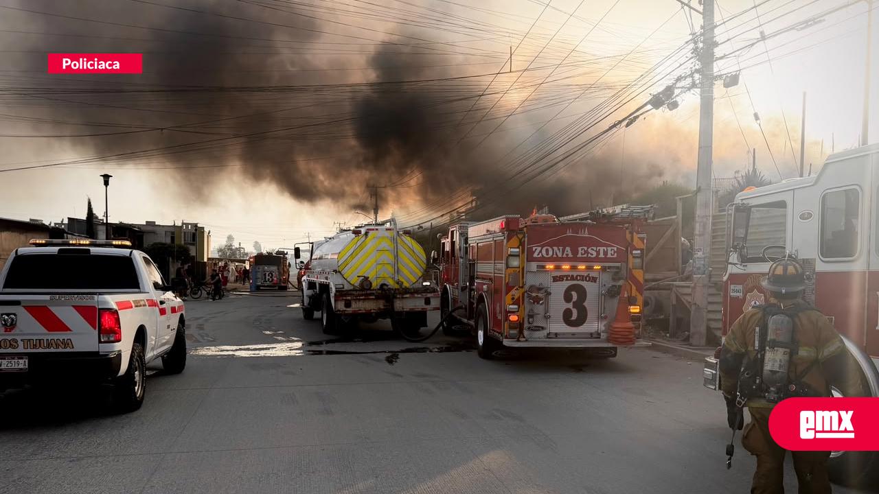EMX-Fuerte-incendio-consume-cinco-viviendas-en-asentamiento-de-Paseo-Santa-María
