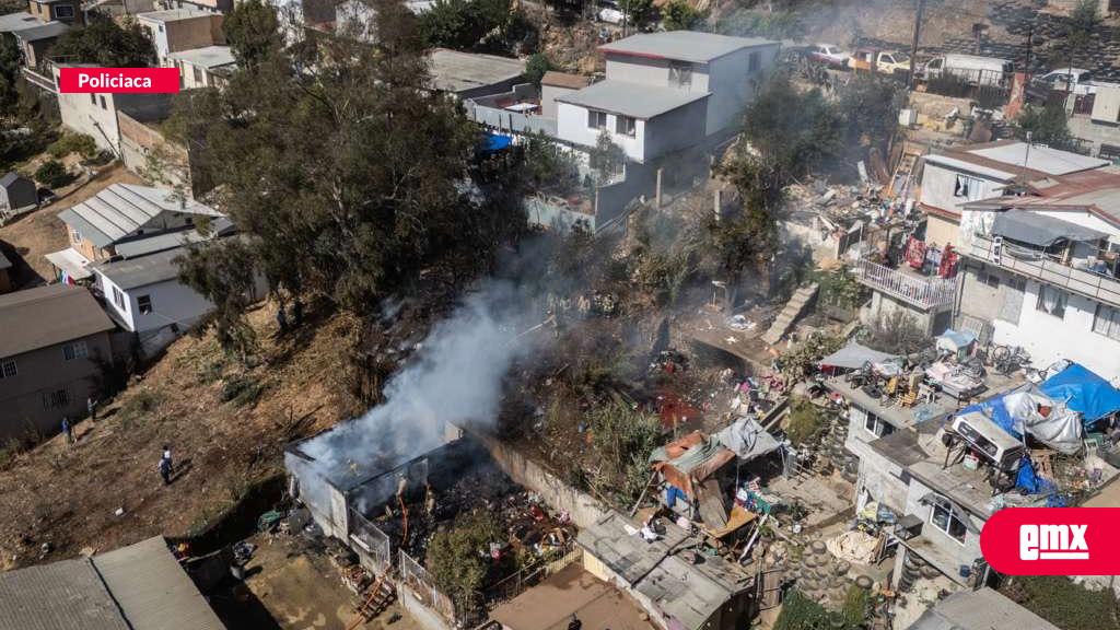 EMX-Incendio-consume-vivienda-de-madera-en-la-colonia-Francisco-Villa
