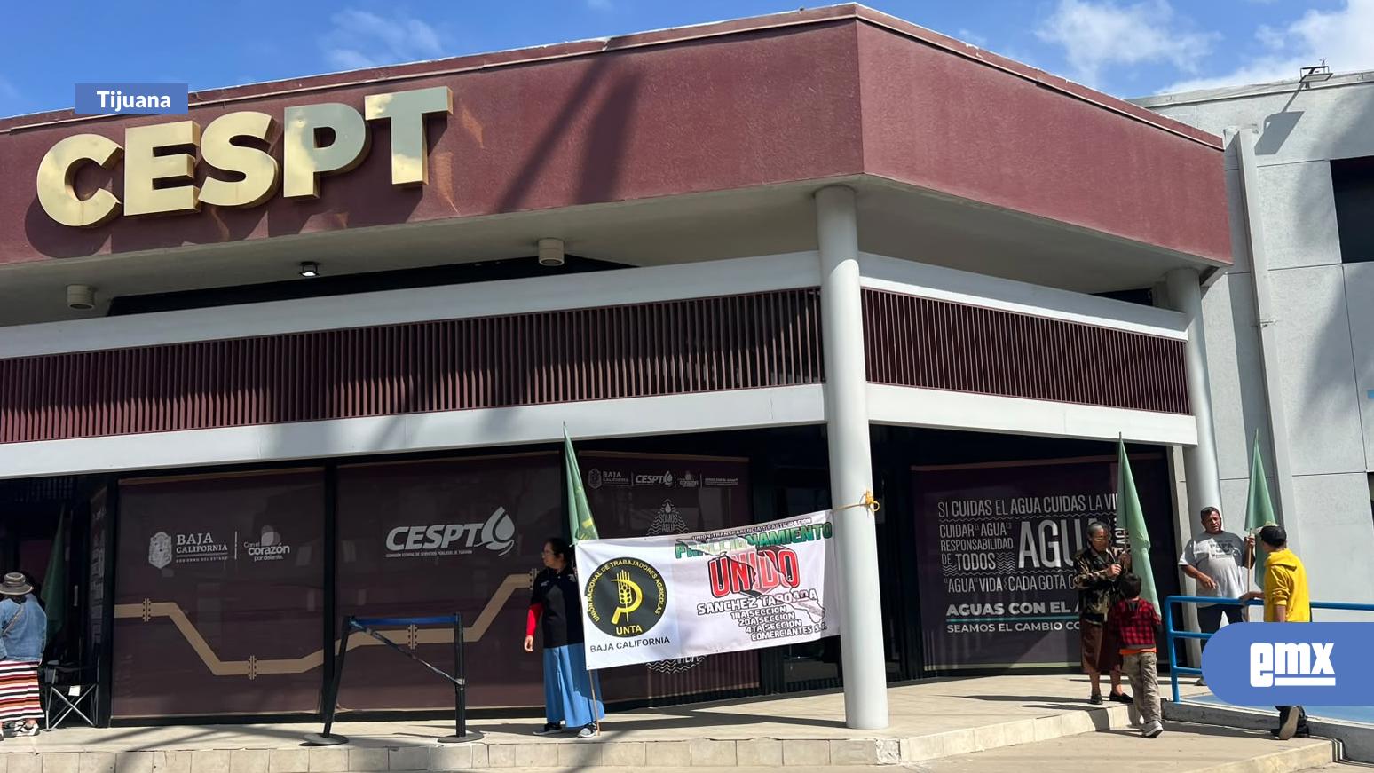EMX-UNTA cierra accesos a oficinas de CESPT, exige solución a problemas de agua y deslaves en Sánchez Taboada