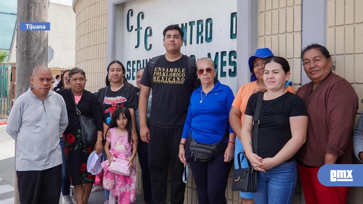 EMX-Colonos-de-Rincón-del-Oro-se-manifiestan-ante-la-CFE-por-falta-de-electrificación