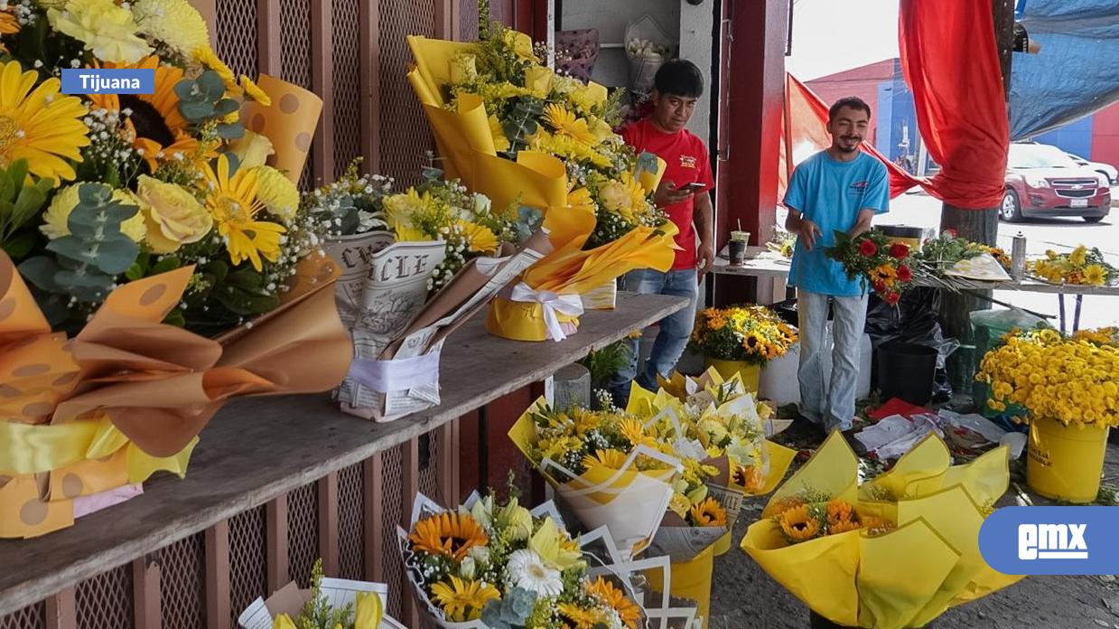 EMX-Flores-amarillas-aumentan-sus-ventas-en-Tijuana-por-tendencia-en-redes-sociales