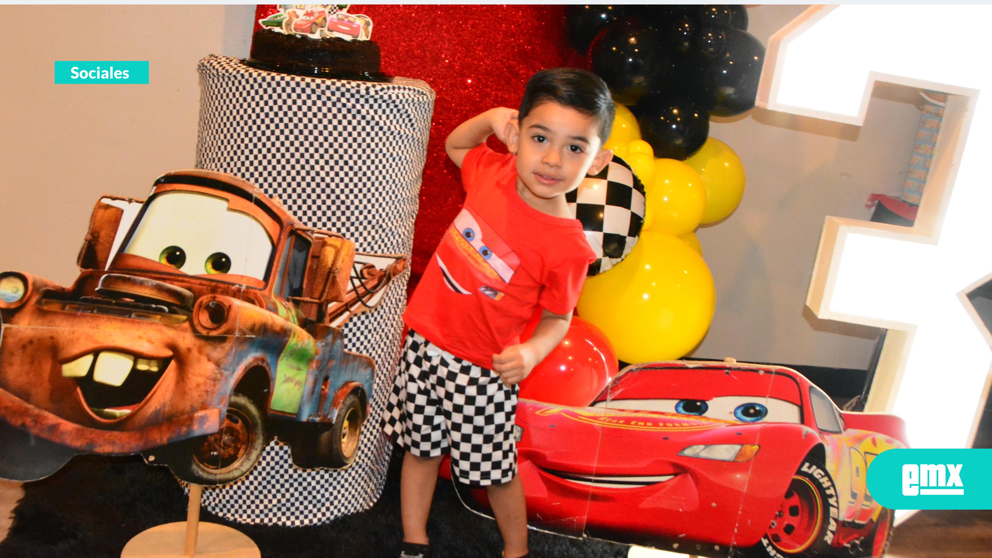 EMX-Matías-Amaro-celebra-sus-3-años-con-fiesta-de-“Cars”