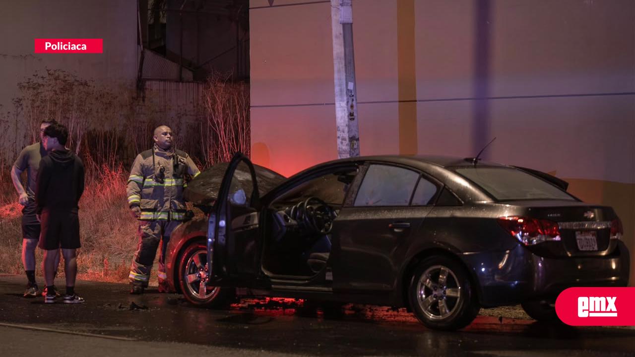 EMX-Vehículo se incendia en Puerta de Hierro