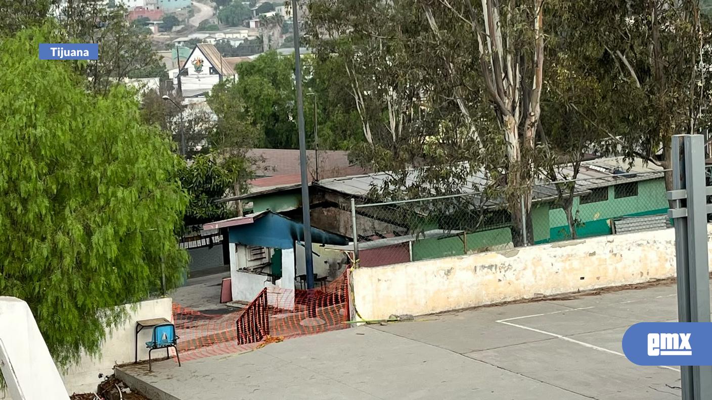 EMX-Incendio afecta instalaciones de la primaria Amado Nervo