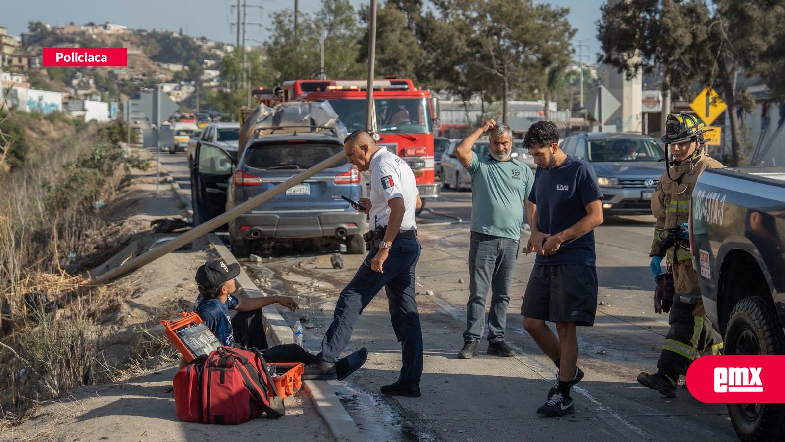 EMX-Jóvenes-salen-ilesos-tras-aparatoso-accidente-en-el-libramiento-Rosas-Magallón