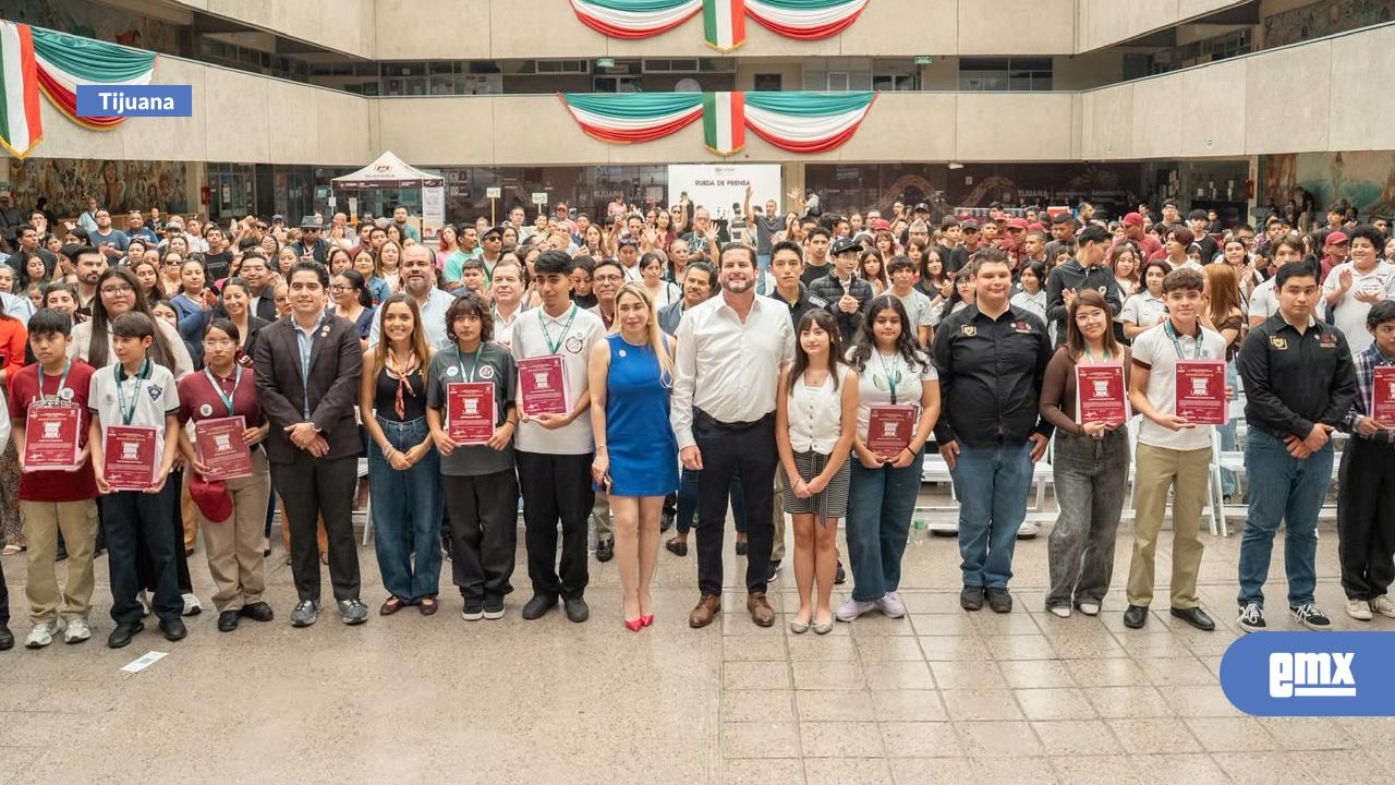 EMX-Más-de-200-jóvenes-asumen-cargos-como-comisarios-sociales-en-Tijuana