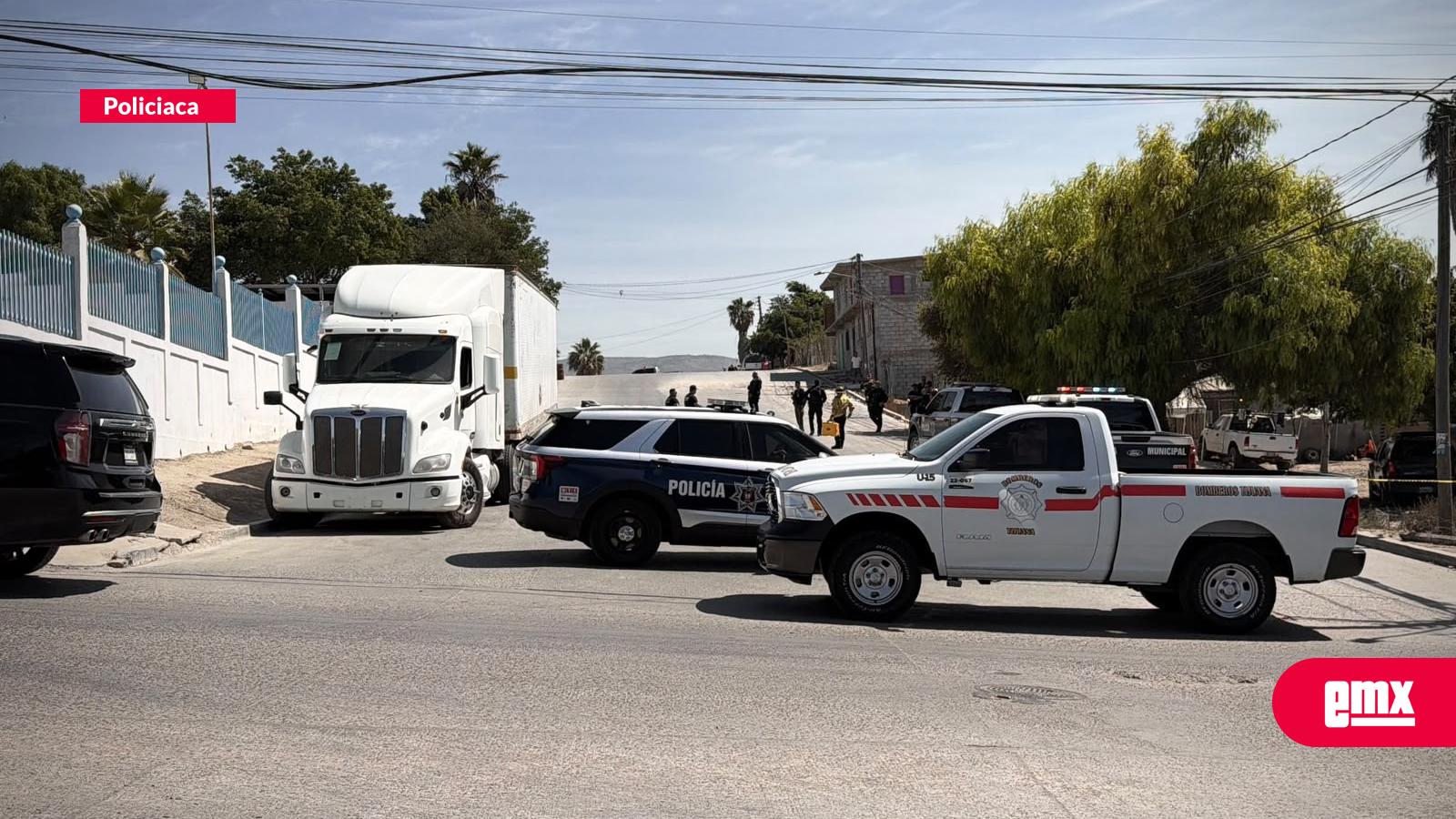 EMX-Inspeccionan-Tráiler-con-presunto-combustible-ilegal-en-Zona-Este