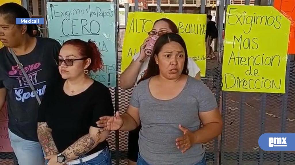 EMX-Denuncian-padres-de-familia-falta-de-atención-de-maestros-ante-agresiones-a-estudiantes