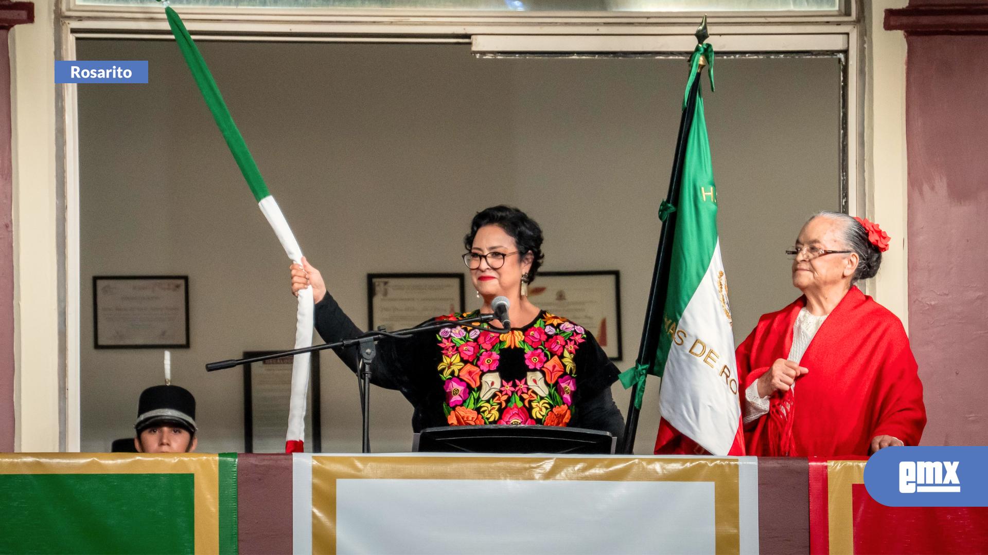 EMX-Rosarito-celebra-su-primer-Grito-de-Independencia-encabezado-por-Rocio-Adame