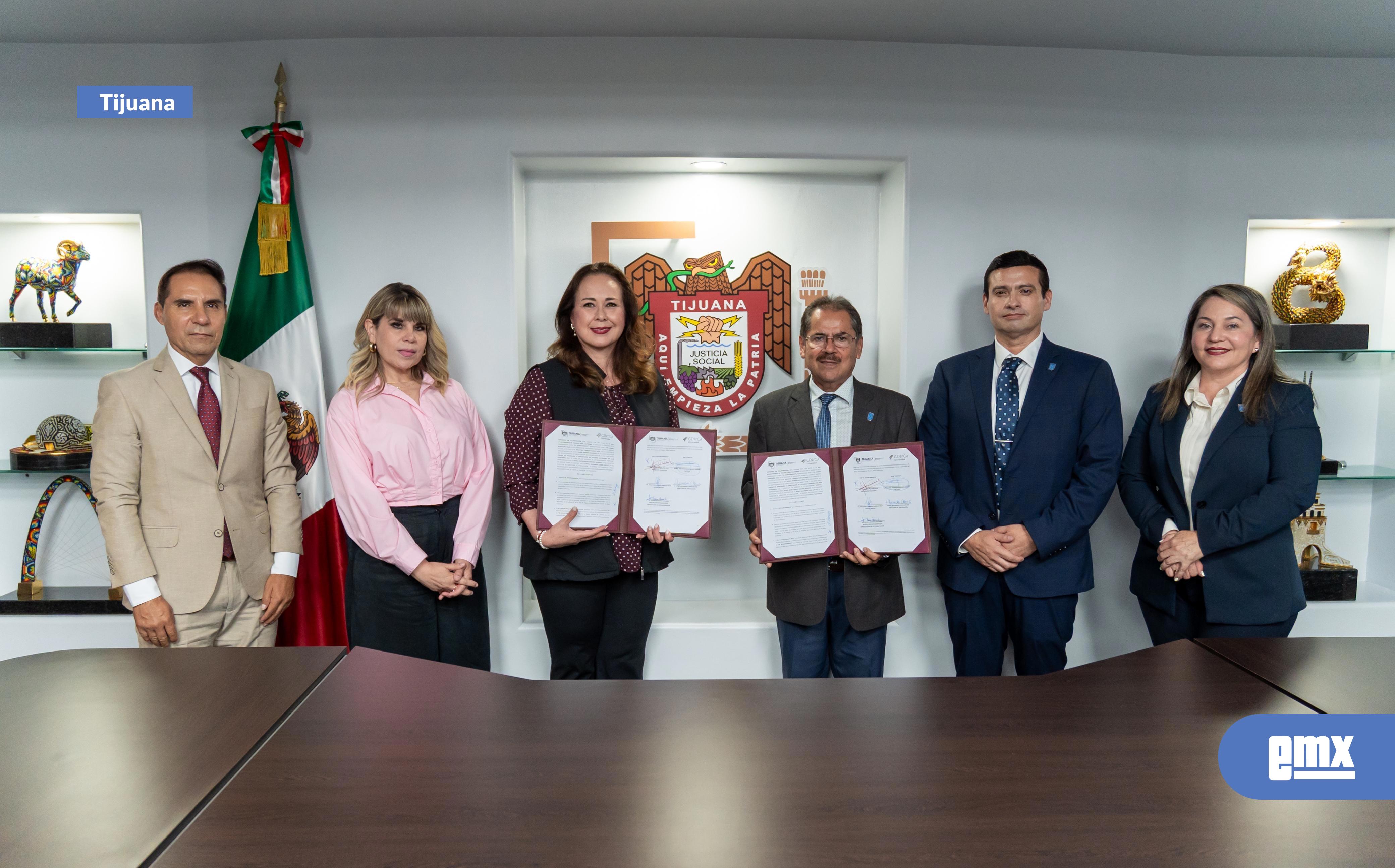 EMX-Fortalece-Gobierno-Municipal-relación-con-instituciones-académicas-mediante-la-firma-de-convenio-con-CENYCA-Universidad