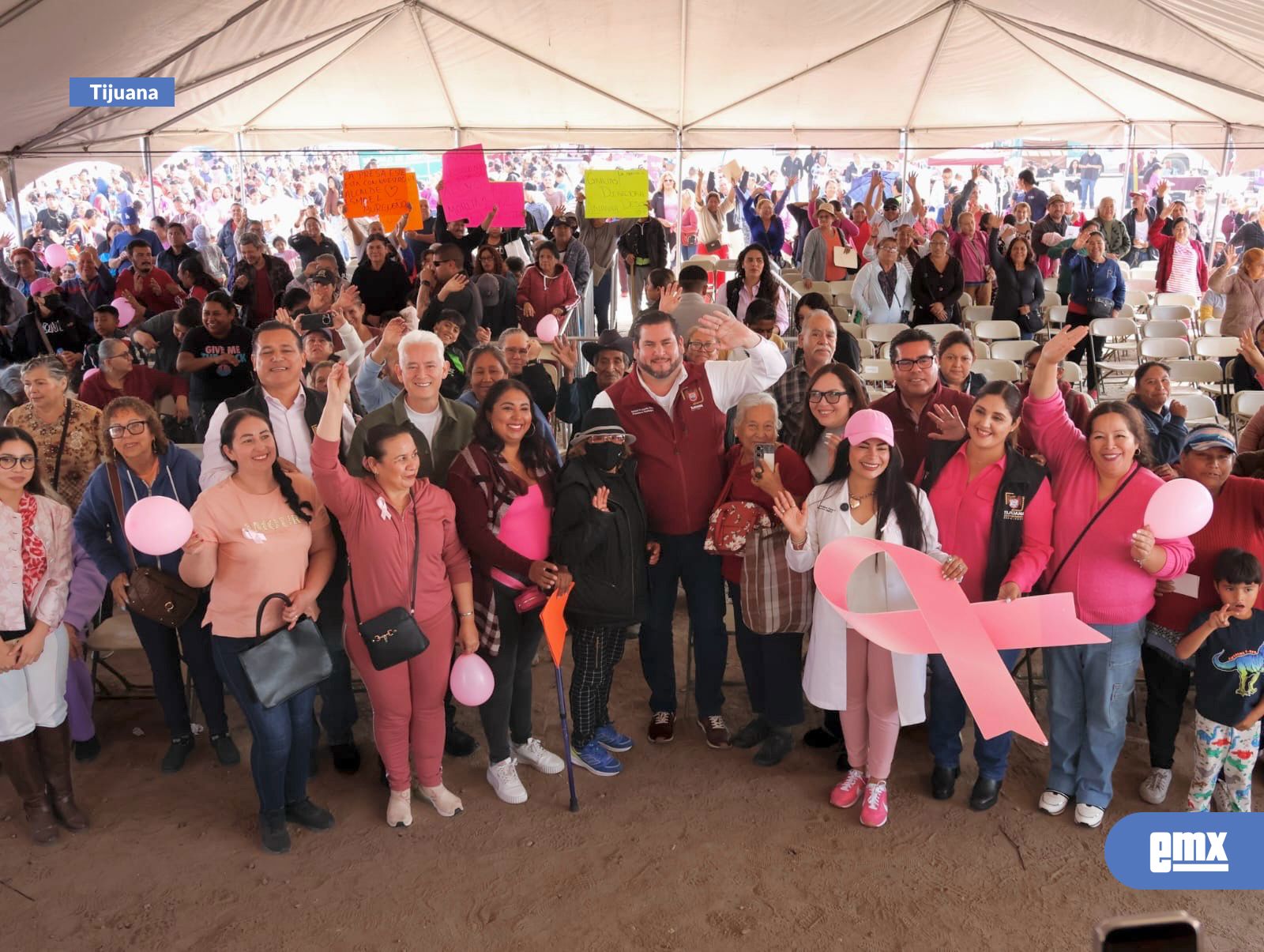 EMX-Acerca-Gobierno-de-Ismael-Burgueño-servicios-municipales-a-residentes-de-Terrazas-del-Valle-en-La-Presa-Este